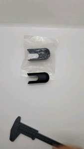 Nắp cần gạt mưa sau xe Hyundai i30 & Kia Sportage (Mã phụ tùng: 98812-1H000)