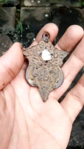 Liontin perunggu kuno jatayu batu white amathys