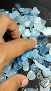 Bongkahan batu akik Natural Aquamarine Top Grade