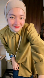 Kinka Shakilla Blouse Polos: Desain Elegan & Nyaman