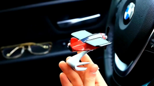 Parfum Dasbor Mobil Model Pesawat Solar Cell