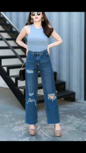 Vintage Tattered Highwaist Flare Punny Jeans Made in Thailand