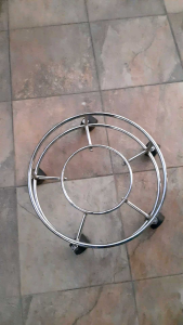 15 กก. แก๊ส พิเศษ 5 ล้อ เหล็กหนาชุบโครเมี่ยม ไม่เป็นสนิม แบบมีล้อเลื่อนถึง 5 ล้อ รับน้ำหนักได้ถึง 100 กิโลกรัม