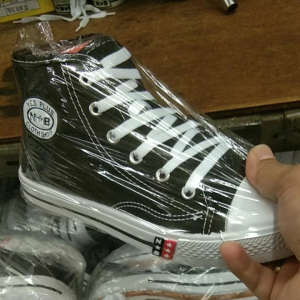 sepatu sekolah N/b bot tali import top terlaris