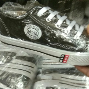 SEPATU NB/SD/SMP/SMA.BARANG IMPORT..TERLARIS BUAT SEKOLAH..