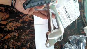 Dudukan Footstep Belakang Postep vega r new kiri+ karet power kiri polish dengan karet vega r new