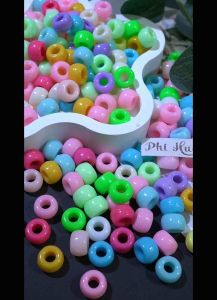 Gói 20g hạt cườm nhựa hình ống trụ 6x9mm nhiều màu làm vòng tay