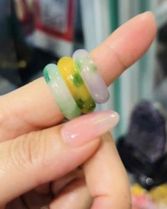 Nhẫn cẩm thạch xanh lí may mắn tài lộc