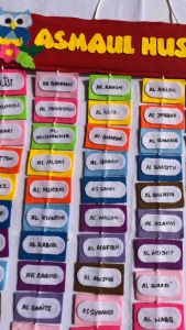 Hiasan Dinding Asmaul Husna & Kelas Handmade Flanel