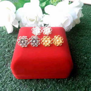 ต่างหูล้านนาแบบหนีบ ลวดลายดอกไม้สวยเก๋👍มี3สีให้เลือก ต่างหูแฟชั่น งานปราณีต น้ำหนักเบา ใส่สบาย ต่างหูชุดไทยแบบหนีบ ต่างหูหนีบ ต่างหู earrings By Chiangmai Product By Nai