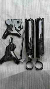 TUTUP MESIN HONDA CRF 1501 BLACK CARBON WTP MOTIP 56 PAKET 2 PCSTUTUP RANGKA & TUTUP SHOCKBREAKER DEPAN KANAN DAN KIRI