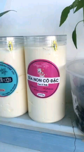 COMBO HỘP 2HỘP. 2KÝ. KEM BODY SỮA NON CÔ ĐẶC & KEM BODY CỐT ĐẶC Ủ TRẮNG BODY CẤP TỐC. CHẤT KEM LOTION DỮỠNG TRẮNG BODY THẤM NHANH NGAY TỨC THÌ. KEM CÓ CHẤT DẺO MỊN PHÔ MAI. MAKEUP KHÁNG NƯỚC CHỐNG NẮNG NHẸ