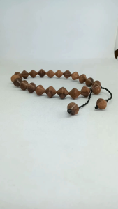 gelang kayu bidara motif piramid benang tarik h380