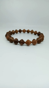 gelang kayu piramid benang karet h383