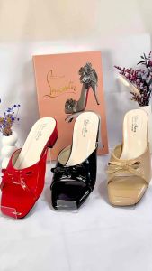 Sendal Cewek Kekinian Terbaru 2025 Slip on | QUARIUZ SERIES\\n\\nSendal cewek kekinian 2025 merupakan pilihan tepat untuk menunjang penampilan Anda sehari-hari. Dengan desain sendal modern yang cocok untuk gaya kasual, sendal slip on wanita dapat memberikan kenyamanan maksimal saat digunakan.\\n\\n Desain Sendal Modern untuk Gaya Kasual\\n\\n Sendal Slip On Wanita yang Cocok untuk Aktivitas Sehari-hari\\n\\nSendal slip on wanita merupakan pilihan tepat untuk aktivitas sehari-hari karena mudah dipakai dan nyaman digunakan. Dengan berbagai model sendal slip on wanita terbaru 2025, Anda dapat menemukan desain yang sesuai dengan gaya dan kebutuhan Anda.\\n\\n Tips Memilih Sendal Cewek Kekinian 2025\\n\\nBerikut adalah beberapa tips memilih sendal cewek kekinian 2025:\\n\\n* Perhatikan kenyamanan saat dipakai\\n* Pilih warna dan desain yang sesuai dengan gaya Anda\\n* Periksa bahan pembuatan sendal untuk mengetahui kualitasnya\\n\\n Cara Memadukan Sendal Slip On Wanita dengan Outfit Kasual\\n\\nBerikut adalah beberapa cara memadukan sendal slip on wanita dengan outfit kasual:\\n\\n* Padukan dengan celana pendek atau rok pendek untuk penampilan santai\\n* Gunakan dengan celana jeans atau celana panjang untuk penampilan lebih formal\\n* Pilih warna yang senada atau kontras dengan outfit Anda untuk menambah kesan stylish\\n\\n Sendal Cewek Kekinian 2025 untuk Aktivitas Sehari-hari\\n\\n Mengenal Berbagai Model Sendal Slip On Wanita Terbaru 2025\\n\\nBerikut adalah beberapa model sendal slip on wanita terbaru 2025:\\n\\n* Sendal slip on polos dengan warna netral seperti hitam, putih, atau abu-abu\\n* Sendal slip on dengan detail seperti bordir atau aksen rumbai\\n* Sendal slip on dengan bahan unik seperti kulit sintetis atau bahan ramah lingkungan\\n\\n Kelebihan dan Kekurangan Menggunakan Sendal Slip On Wanita\\n\\nBerikut adalah beberapa kelebihan dan kekurangan menggunakan sendal slip on wanita:\\n\\nKelebihan:\\n\\n* Mudah dipakai dan dilepas\\n* Nyaman digunakan untuk berjalan jauh\\n* Cocok untuk berbagai acara dan situasi\\n\\nKekurangan:\\n\\n* Kurang cocok untuk cuaca dingin atau hujan\\n* Terkadang kurang aman saat berjalan di tanah yang licin\\n\\n Rekomendasi Brand Sendal Slip On Wanita Terbaik\\n\\nBerikut adalah beberapa rekomendasi brand sendal slip on wanita terbaik:\\n\\n* Quariuz Series\\n* Nike\\n* Adidas\\n* Skechers\\n\\n Perawatan dan Perawatan Sendal Slip On Wanita\\n\\n Cara Membersihkan Sendal Slip On Wanita dengan Benar\\n\\nBerikut adalah beberapa cara membersihkan sendal slip on wanita dengan benar:\\n\\n* Bersihkan debu dan kotoran dengan lap kering\\n* Lapisi sendal dengan sabun lembut dan air hangat\\n* Bilas sendal dengan air bersih dan keringkan di tempat teduh\\n\\n Tips Menyimpan Sendal Slip On Wanita agar Tetap Awet\\n\\nBerikut adalah beberapa tips menyimpan sendal slip on wanita agar tetap awet:\\n\\n* Simpan di tempat yang kering dan teduh\\n* Jangan simpan di tempat yang lembab atau terkena sinar matahari langsung\\n* Jangan simpan bersama barang-barang lain yang dapat merusak sendal\\n\\n Perawatan Rutin Sendal Slip On Wanita untuk Pemakaian Jangka Panjang\\n\\nBerikut adalah beberapa perawatan rutin sendal slip on wanita untuk pemakaian jangka panjang:\\n\\n* Bersihkan setelah dipakai\\n* Lapisi dengan pelindung bahan jika diperlukan\\n* Simpan di tempat yang aman dan kering\n}