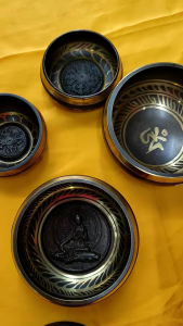 11 cm Original with Coin ขันทิเบต ขันวน ขันสมาธิ ขันสปา ระฆังสวดมนต์ ระฆังทิเบต singing bowl ขนาดปากกว้าง 11 เซนติเมตร พร้อมไม้วน