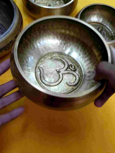 13 cm Hand Hammer 🔨 ขันทิเบต ขันวน ขันสมาธิ ขันสปา ระฆังสวดมนต์ ระฆังทิเบต singing bowl        ขนาดปากกว้าง 13 เซนติเมตร พร้อมไม้วน