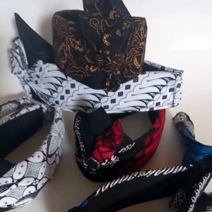 Ikat Kepala Sunda Rebonyunda: Seragam Budaya untuk Acara