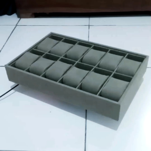 Display Jam Tangan Mewah 12 Grid Tempat Penyimpanan dan Pajangan Untuk Jam Tangan Mewah 12 Grid