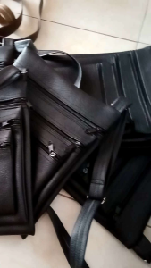 กระเป๋าหนังรุ่น สามซิป กระเป๋าใส่ของ