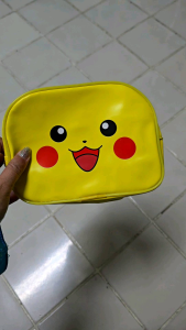 กระเป๋า Pokémon ลาย Pikachu สุดคิ้วท์ ขนาดกะทัดรัด 5×7×4 นิ้ว