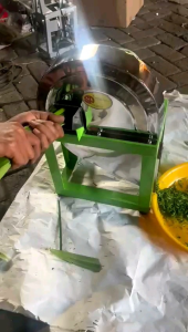 Mesin rajang daun pandan menggunakan dinamo 135 Watt siap pakai