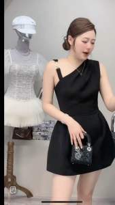 Váy lệch vai phom bồng tag vàng