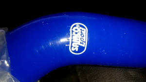 SELANG RADIATOR ATAS DAN BAWAH HONDA JAZZ 2008 SAMPAI 2013 SAMCO ORIGINAL BIRU BAHAN SILIKON TAHAN PANAS SAMPAI 400° LAPIS BENANG 3 PLY DIAMETER LUBANG 26 mm DIAMETER TOTAL 35 mm