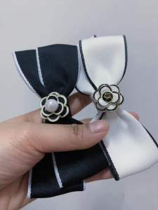 ร้านไทย กิ๊บติดผมโบว์ ประดับดอกคามิเลีย ประเภท: กิ๊บติดผม