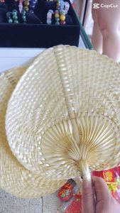 Quạt nan Đan tay làm thủ công 100% tự nhiên dùng làm trang trí làm mát.