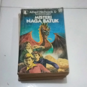 Novel Alfred Hitchcock Trio Detektif