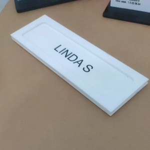 sign papan nama akrilik custom ukuran 21x8 cm