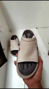 Sandal Pria Kulit Terbaru & Terpopuler Viral