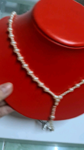 Cổ da trưng bày trang sức dây chuyền loại thấp