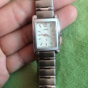 Đồng hồ Seiko sang trọng cá tính