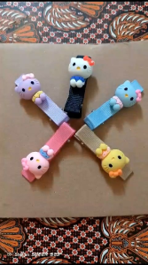 JEPIT RAMBUT CLAY HELLO KITTY 6CM