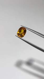 ธนาภรณ์GSH1013 พลอยบุษราคัม สีเหลืองทองพลอยจันทบุรี 1.92 กะรัต(Natural Yellow Sapphire)พลอยแท้💯%