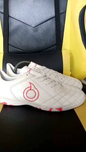 Sepatu Futsal Ortuseightt El Tiburonn: Pilihan Sepatu Futsal Berkualitas