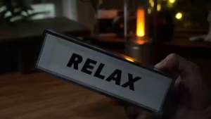 Hộp Đèn  Led Trạng Thái Trang Trí Để Bàn Chữ Relax