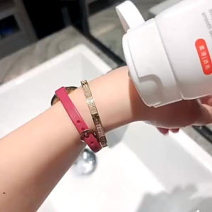Whitening Body Milk goods in stock水蜜桃身体乳Ⅰ美白补水保湿蜜桃味身体乳持久留