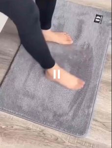 พรมเช็ดเท้ากำมะหยี่ ขนาด 40 * 60 ขนนุ่มฟู ดูดซับน้ำ ดักฝุ่น ดี กันลื่น พื้น นุ่ม ไม่ลื่น