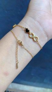 Gelang Tangan Rantai Love Mata Hitam Pita Bulat Titanium Gold cxb2702