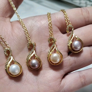 คอไข่มูก 6-7มม หรือไม่ครับ? สร้อยคอไข่มูกรับประดับเพทาย กล่องฟรี เล่นไฟสวยงามด้วย สินค้าชั้นนำที่สวยงาม