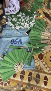 Quạt giấy trang trí