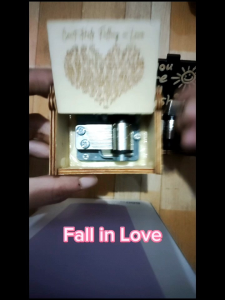Music Box Vintage Kotak Musik Manual Hadiah Ulang Tahun