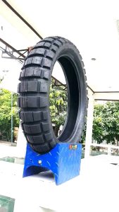 Ban SHINKO E804 Big Block: Pilihan Ideal untuk Ban Motor Custom Scrambler & Dual Purpose