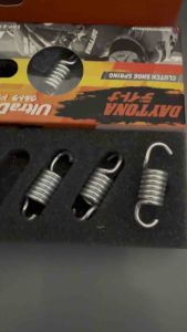 Clutch shoe spring per sentrik per kopling racing daytona mio m3 vario nmax pcx150 1000rpm 100% original daytona kode 4957