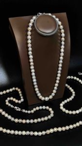 Aksesoris Perhiasan Kalung Mutiara Air Laut Asli Lombok Bersertifkat Dan Box Perhiasan Mutiara Lombok Kalung Mutiara Mutiara air laut grade B asli Lombok Bersertifikat dan Box Perhiasan