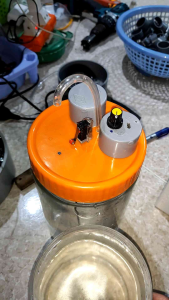 bình rót ruou tự động thủy tinh 2 lít