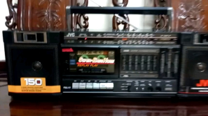 Cassette JVC PC-30 còn rất đẹp như hình nguyên zin.  Máy đang hoạt động hoàn hảo các chức năng.